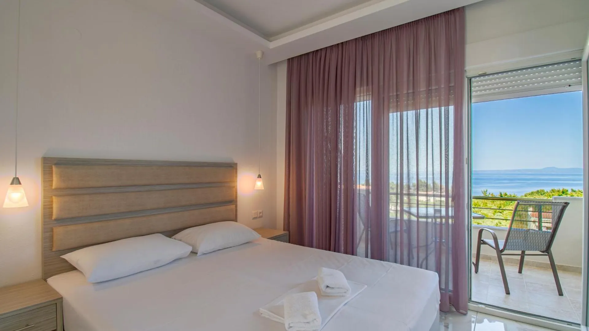 Valiant Sea Aparthotel Kriopigi Greece